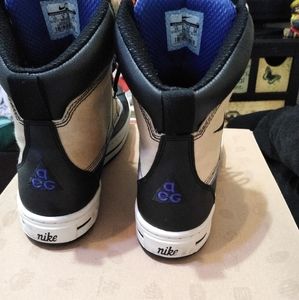 Men's boots run small